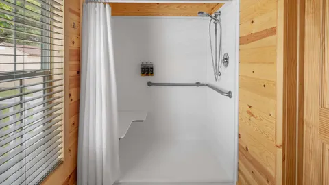Premium Cottage 1 Bedroom-Accessible — image 9 of 9