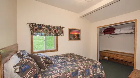 Yogi Bear™ Hideaway — image 7 of 7