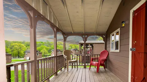 Cozy Cabin — image 8 of 8