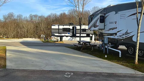 FHU Pull-Thru RV Site — image 2 of 8