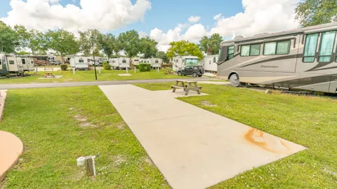 Premium Full Hookup RV Site — image 3 of 3