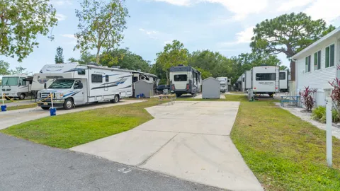 Deluxe Back-in RV — image 1 of 3