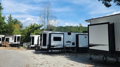 7 Person Peninsula RV Rental — image 1 of 1