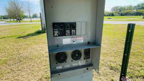 Frontside Pull-Through 30/50 Amp Full Hookup RV Site — image 2 of 4