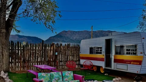 Woodstock - Vintage Trailer — image 1 of 20