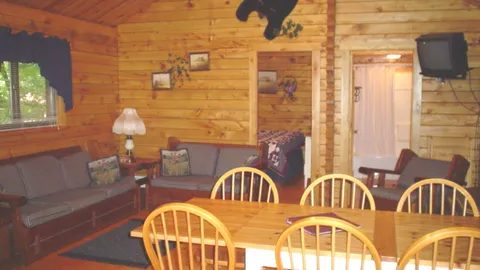 Yogi Bear Luxury Cabin — image 2 of 9
