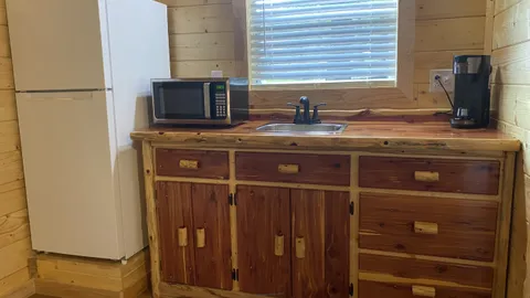 Two Bedroom Cabin — image 10 of 10