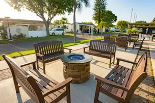 RVL Rainbow Village Largo – photo 4