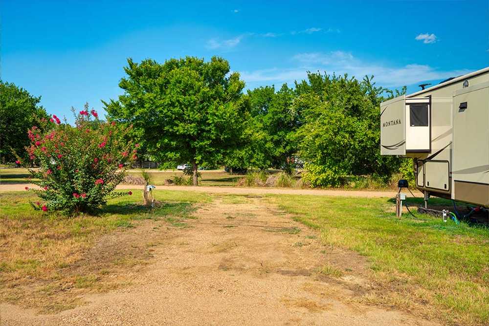 Rockdale RV Park - Photo 4
