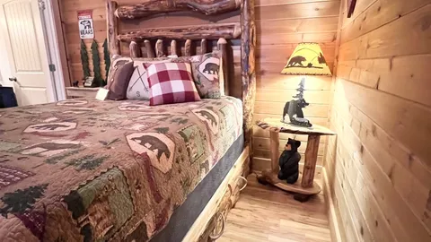 # 1 Deluxe Themed Bear Cabin — image 1 of 3
