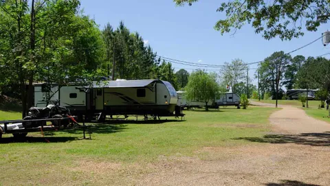 Deluxe Full Hookup RV Site — image 1 of 1