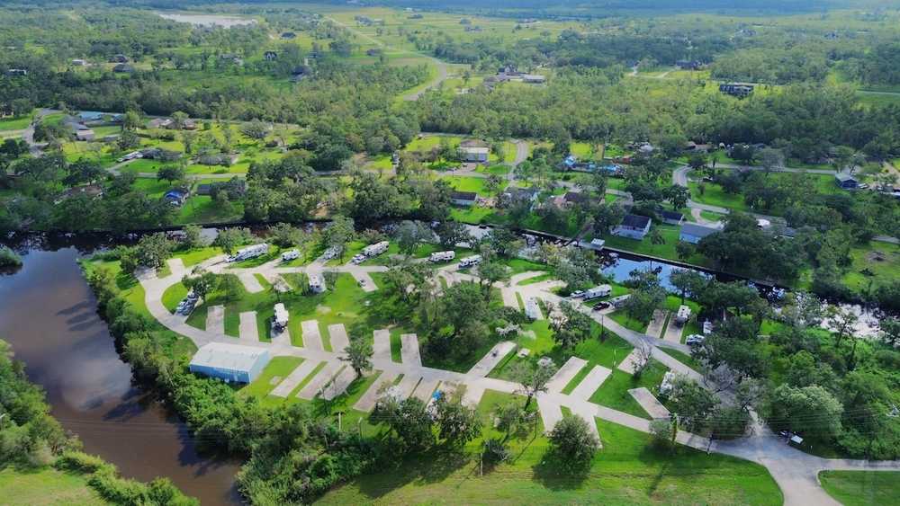Bayou Oaks RV Park - Photo 4