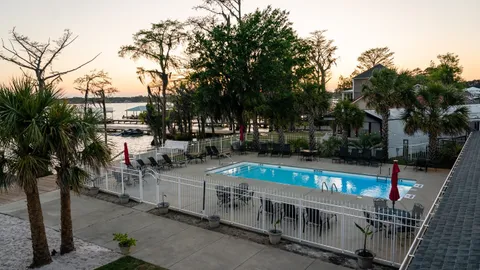 Waterfront Cottage — image 2 of 5