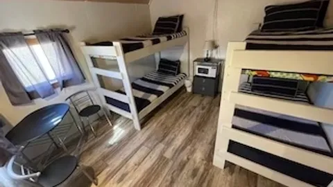 4 Bunks, Sleeps 4, Electric — image 3 of 3