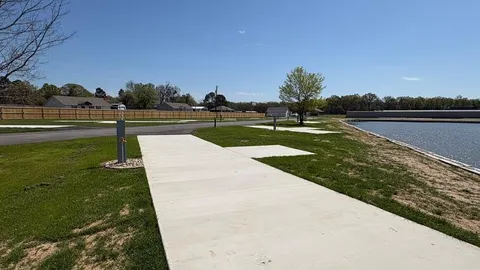30/50 Amp 60' Waterfront RV Site — image 2 of 3