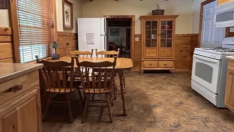 Authentic Log Cabin (Pioneer) — image 2 of 11