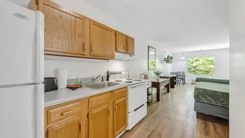 Double Queen w/Kitchenette — image 1 of 5