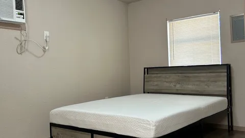Deluxe Family Cabin — image 2 of 5