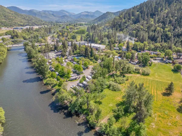 Bridgeview RV Resort, Grants Pass, Oregon campground