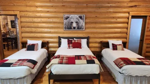 Beargrass Lodge — image 2 of 10