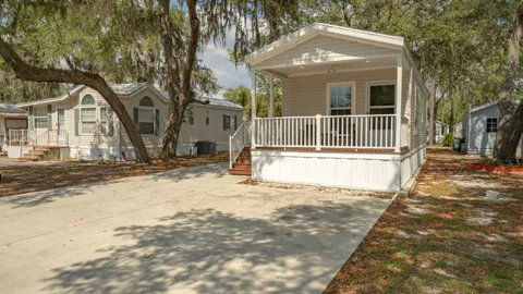 Premium Cottage — image 1 of 10