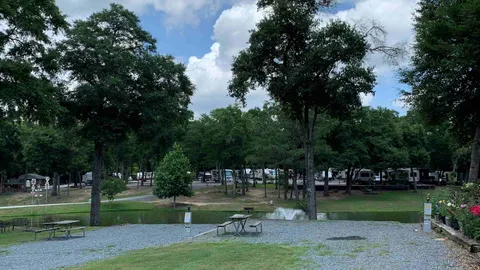 Premium Full Hook Up Back-In/Pull-In Lake Site — image 1 of 2