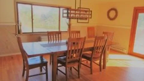 Lodge — image 2 of 9