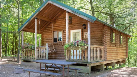 Boo Boo Chalet 6 Sleeper — image 1 of 8