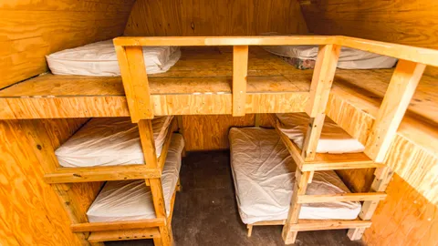 Cabin 2 - Large — image 2 of 8