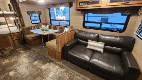 R29 - Catalina by Coachman — image 2 of 5