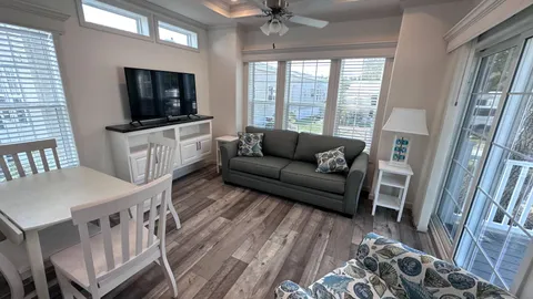 2 Bedroom Cottage — image 6 of 6