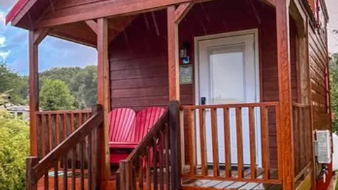 Lil Bear Cottage — image 1 of 13