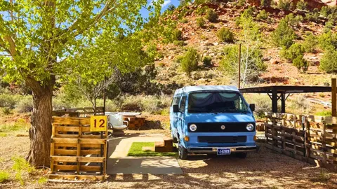 Volkswagen Vanagon Camper Stay — image 1 of 13