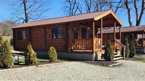 DELUXE CABIN — image 1 of 5