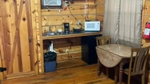 Small Cabin — image 1 of 4