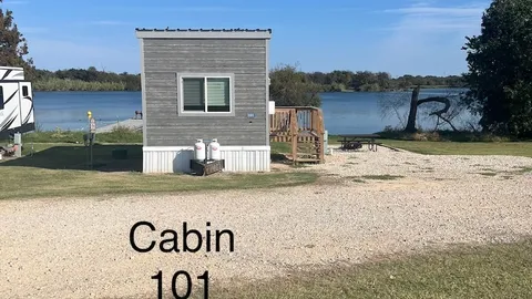 Cabin — image 1 of 1