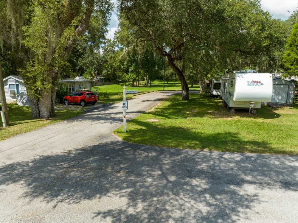 Dade City Resort - Photo 4