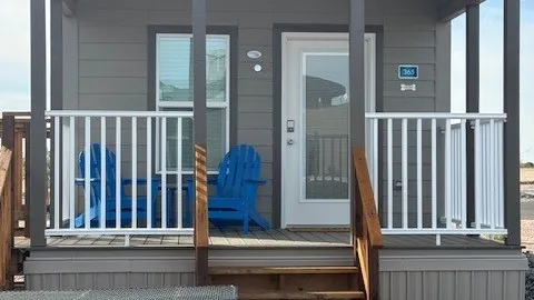 STUDIO CABIN — image 1 of 21