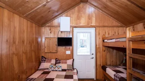 Boo Boo™ 1 Room Cabin — image 2 of 5