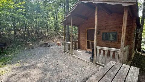 Premium Cabin — image 5 of 5