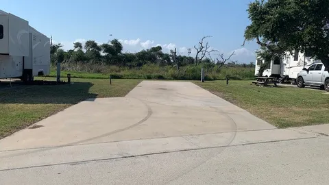 Premium Back - In RV Site — image 2 of 3