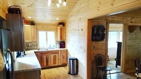 3 Bedroom Delux Cabin — image 2 of 6