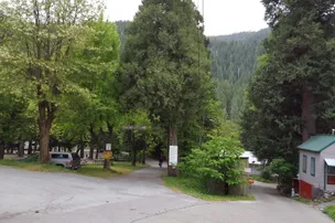Sierra Skies RV Park – photo 4