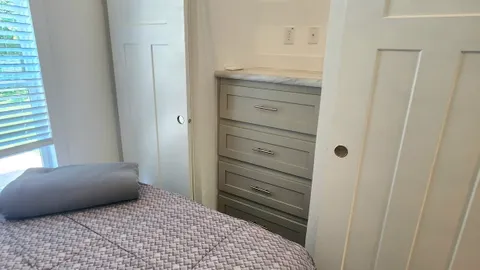 Golf Loft Cottage 1 Bedroom — image 2 of 9