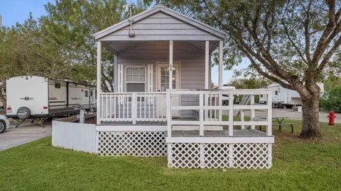 Cabin — image 1 of 6