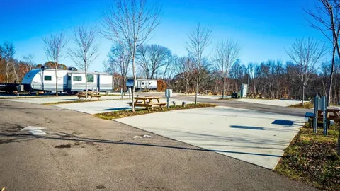 FHU Premium Lakeview Back-In RV Site 24 — image 2 of 4