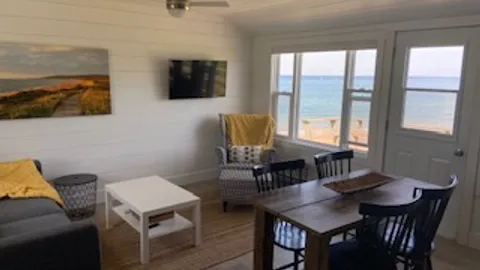 Executive Partial Ocean View Cottage - 1 Bedroom (1 Queen bed) — image 2 of 2