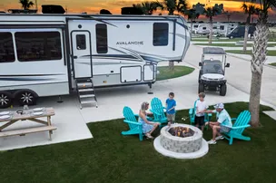 Camp Margaritaville RV Resort Crystal Beach, Texas – photo 3