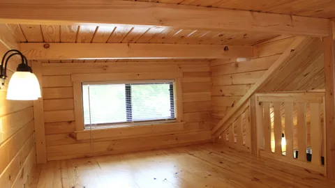 Lazy Bear Cottage — image 2 of 11