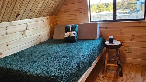 Studio Cabin — image 8 of 8